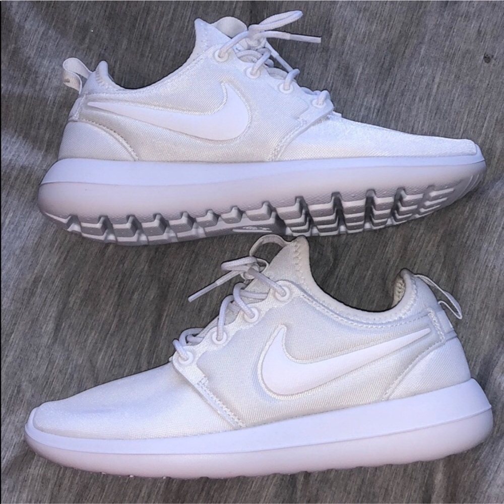 All White Nike Roshes - Women’s 6